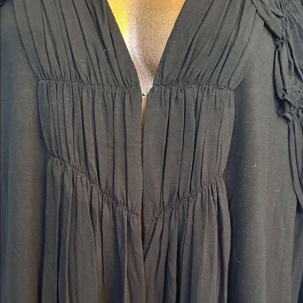 Cleo Black Pleated topper - Picture 3 of 8
